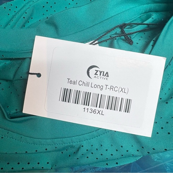 Zyia - Teal Perforated Chill Long Sleeve - Picture 4 of 5